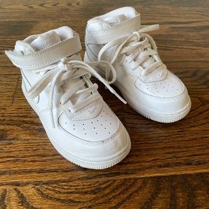 Nike Force 1 Mid LE size 9 toddler